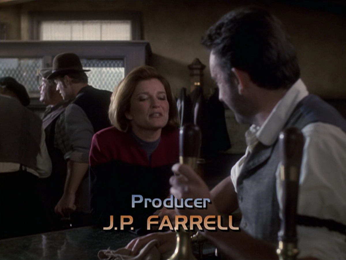 extant_StarTrek_VOY_6x11-FairHaven_00455.jpg
