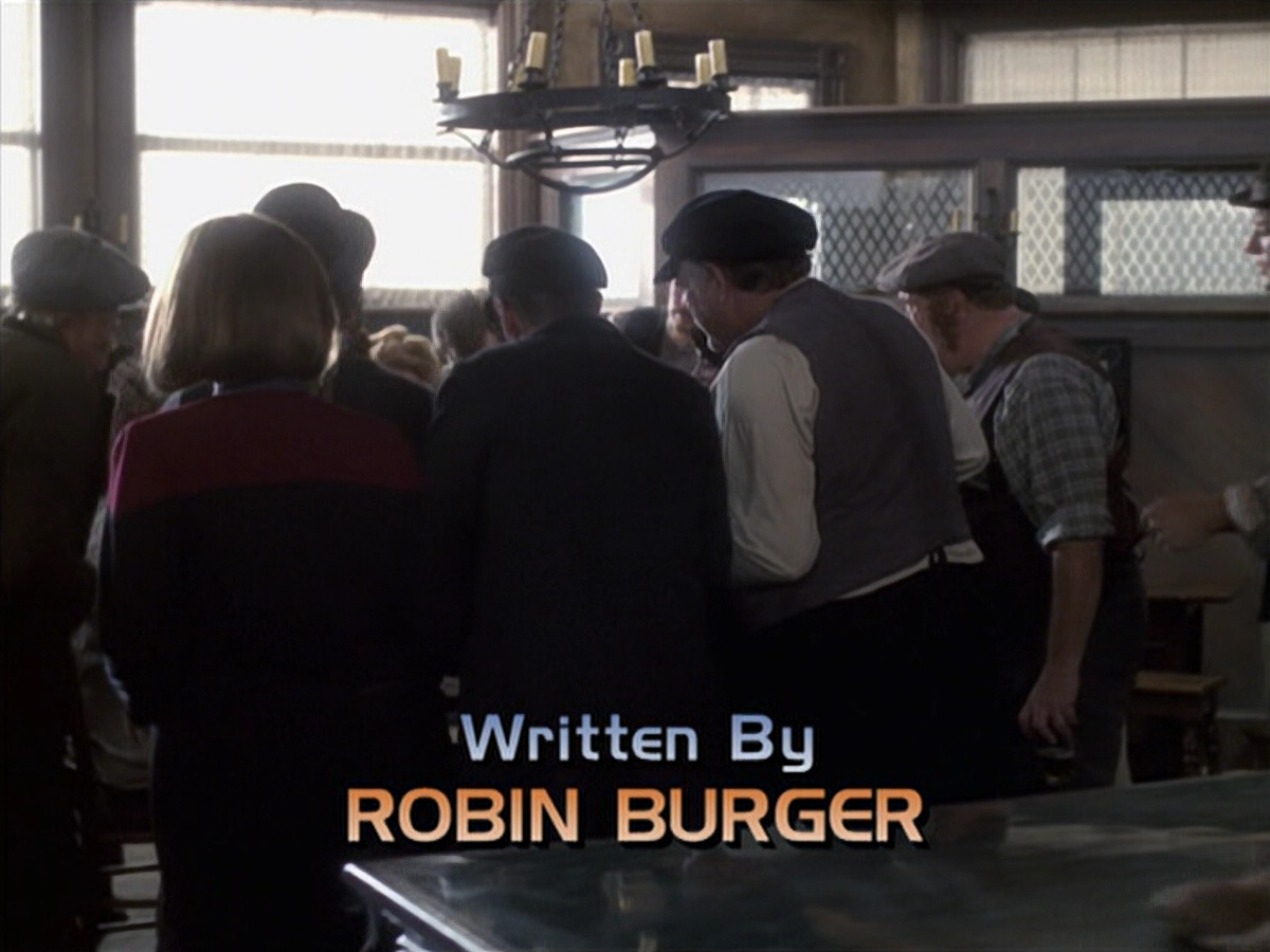 extant_StarTrek_VOY_6x11-FairHaven_00485.jpg