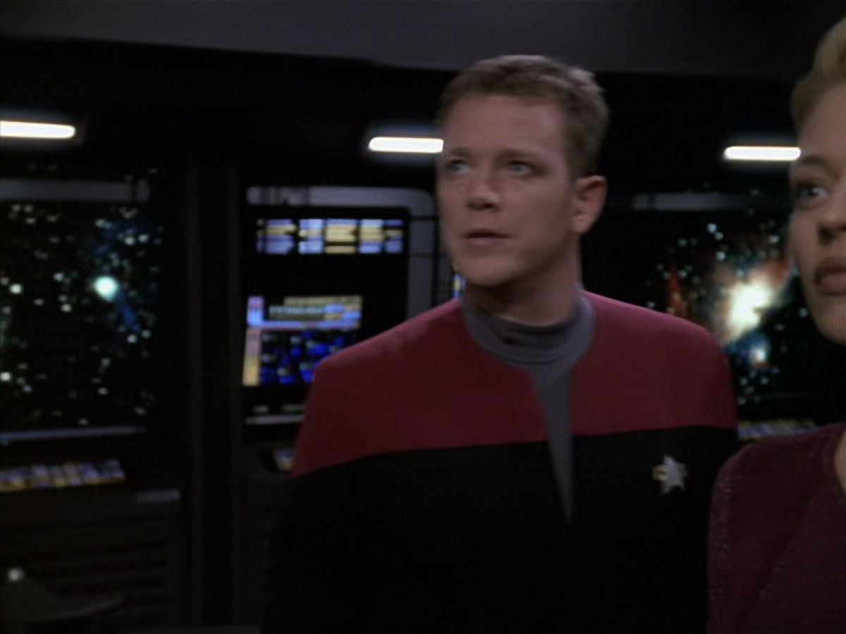 extant_StarTrek_VOY_6x11-FairHaven_00612.jpg