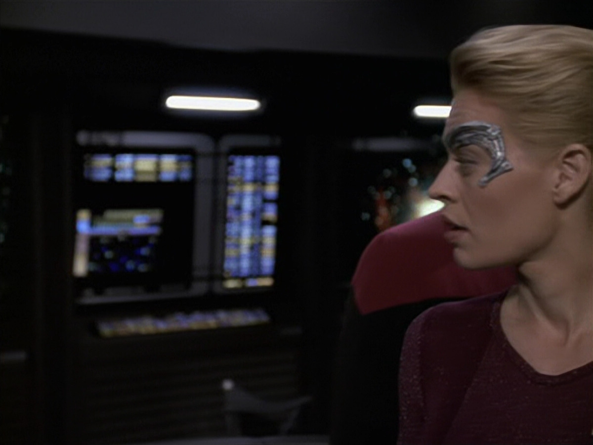 extant_StarTrek_VOY_6x11-FairHaven_00613.jpg