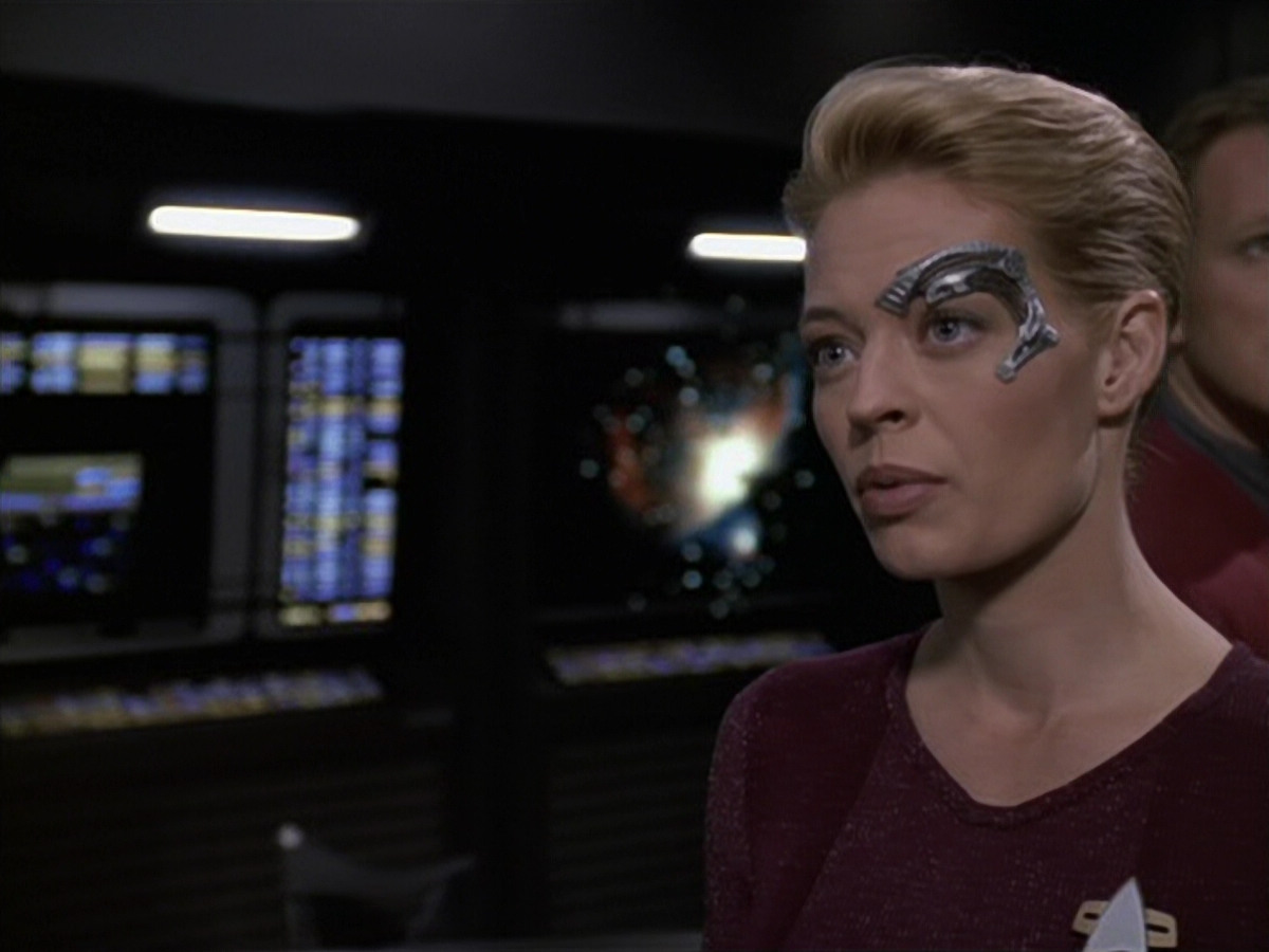 extant_StarTrek_VOY_6x11-FairHaven_00614.jpg