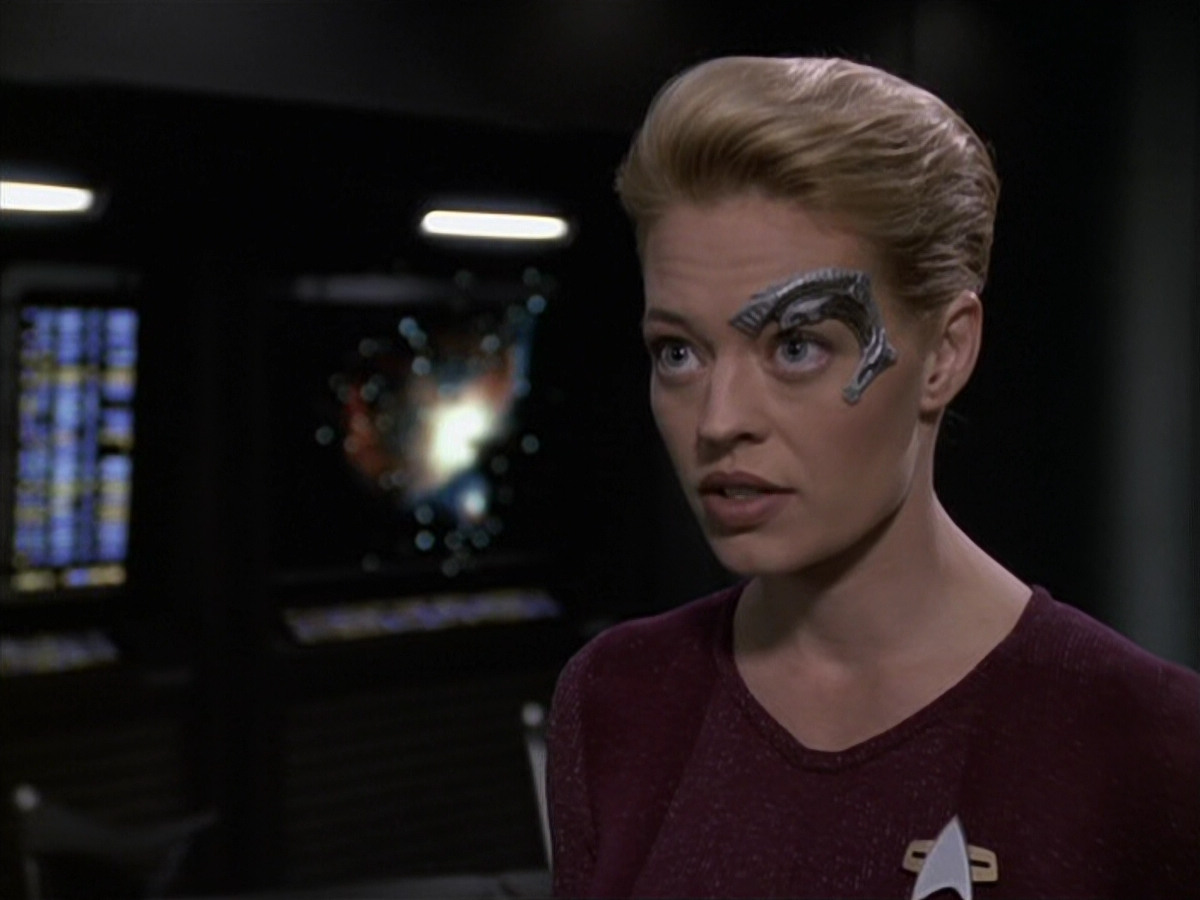 extant_StarTrek_VOY_6x11-FairHaven_00616.jpg
