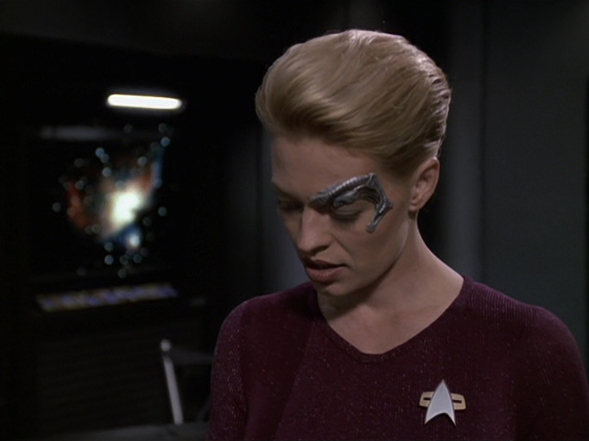 extant_StarTrek_VOY_6x11-FairHaven_00618.jpg