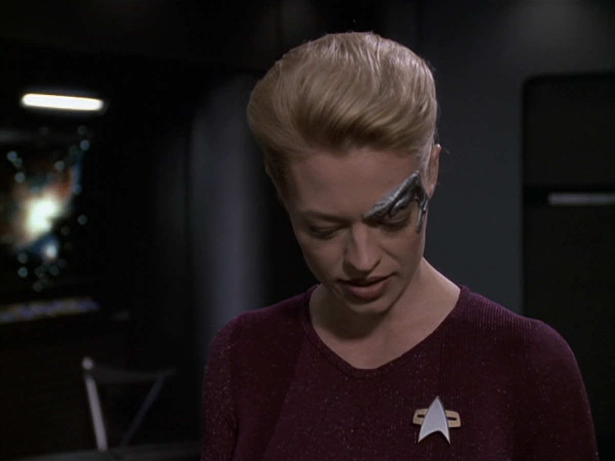 extant_StarTrek_VOY_6x11-FairHaven_00620.jpg