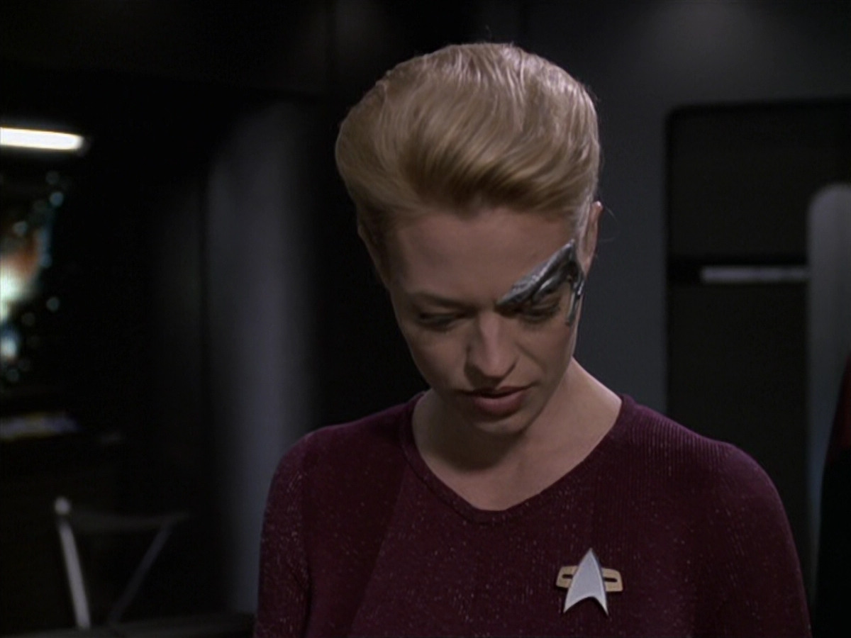 extant_StarTrek_VOY_6x11-FairHaven_00621.jpg
