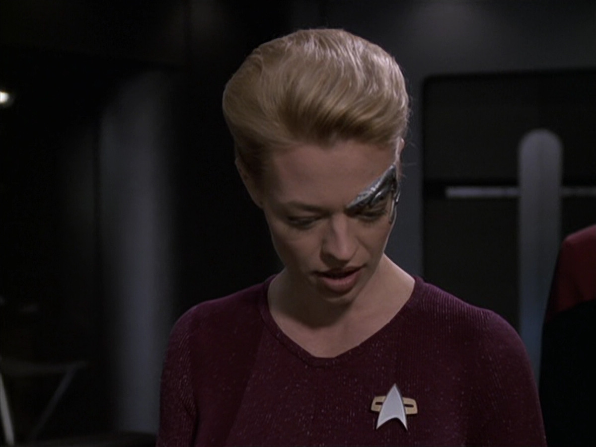 extant_StarTrek_VOY_6x11-FairHaven_00622.jpg