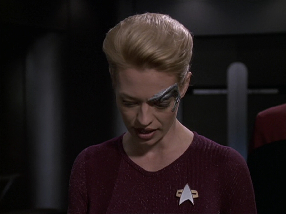 extant_StarTrek_VOY_6x11-FairHaven_00623.jpg