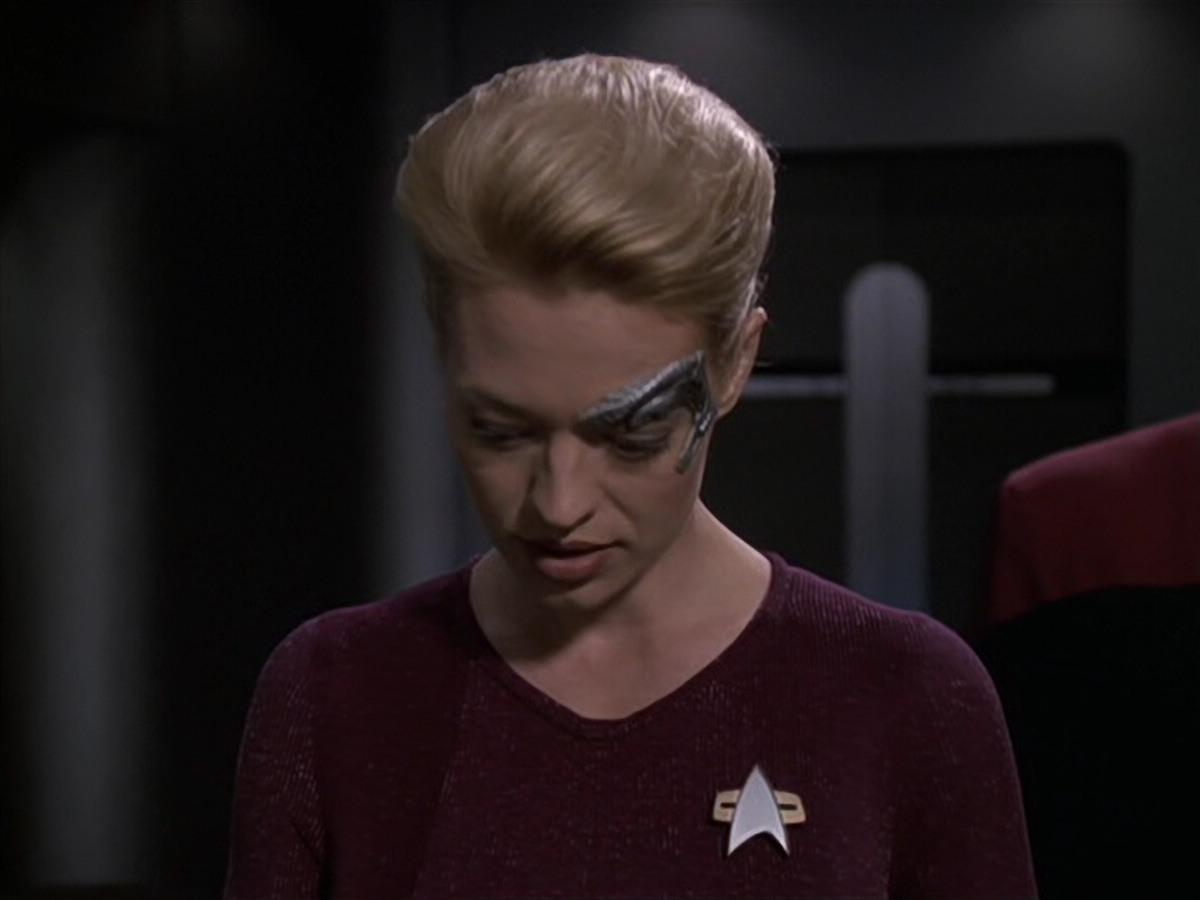 extant_StarTrek_VOY_6x11-FairHaven_00624.jpg