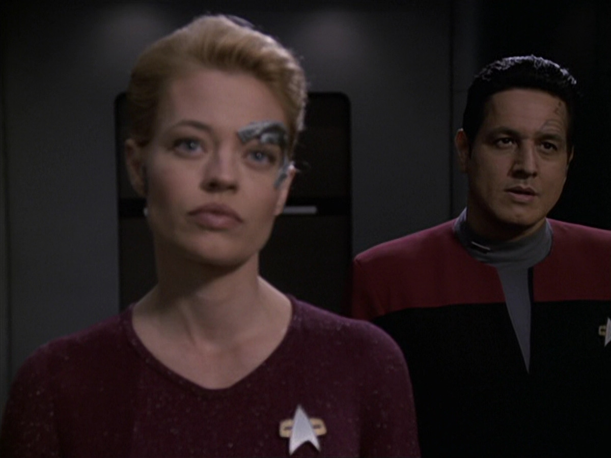 extant_StarTrek_VOY_6x11-FairHaven_00628.jpg