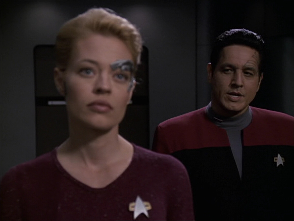extant_StarTrek_VOY_6x11-FairHaven_00629.jpg