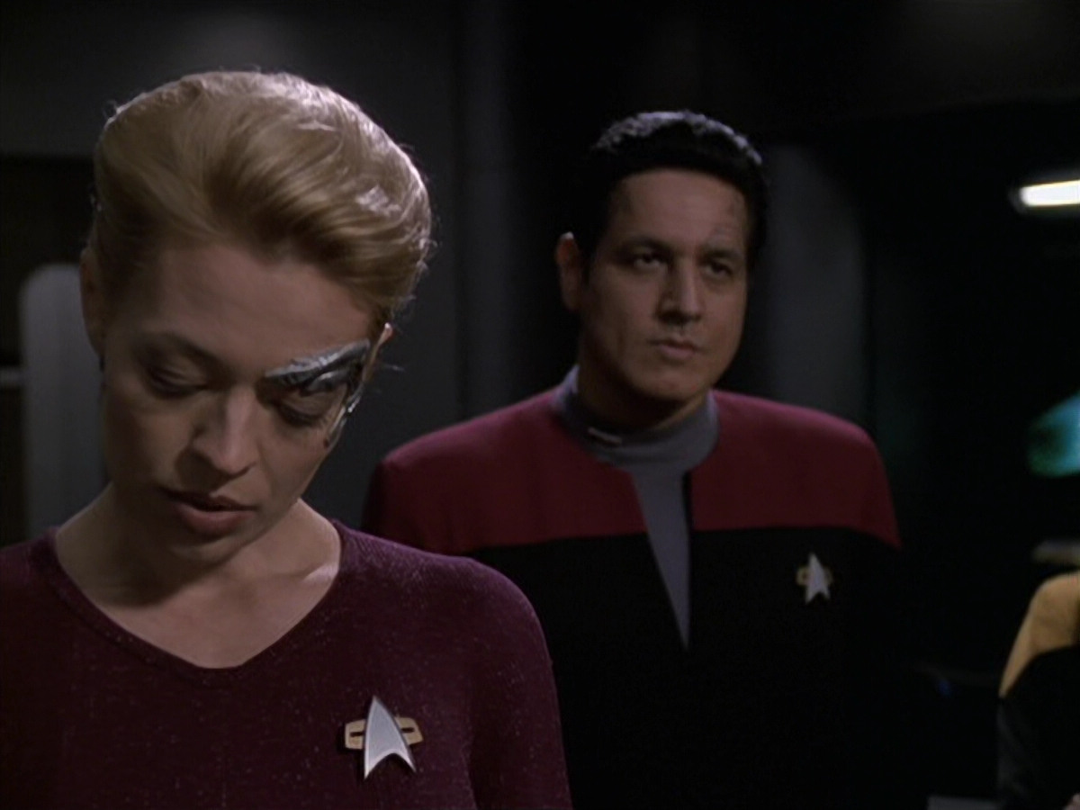 extant_StarTrek_VOY_6x11-FairHaven_00632.jpg