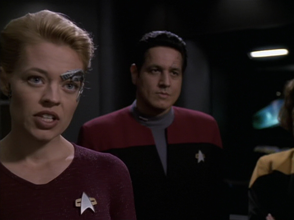 extant_StarTrek_VOY_6x11-FairHaven_00633.jpg