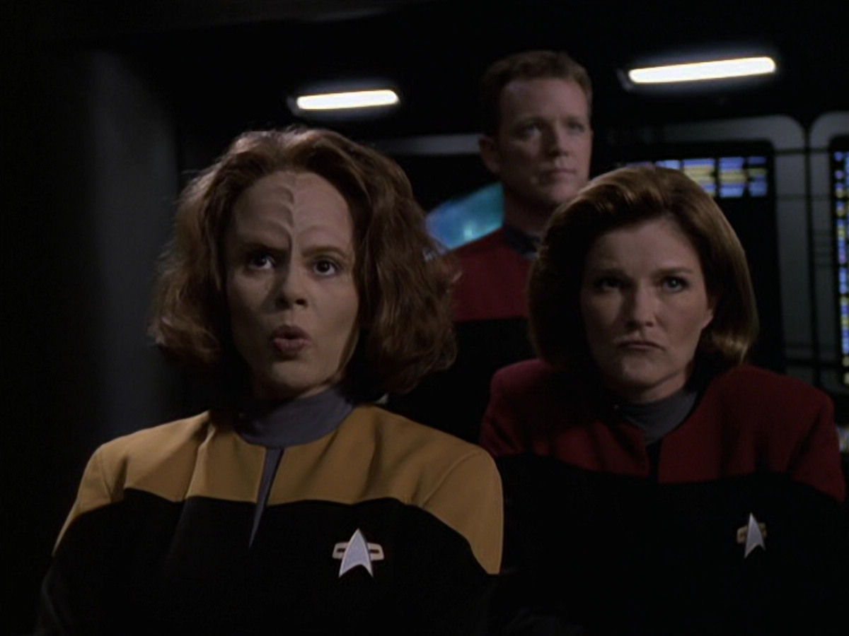 extant_StarTrek_VOY_6x11-FairHaven_00642.jpg