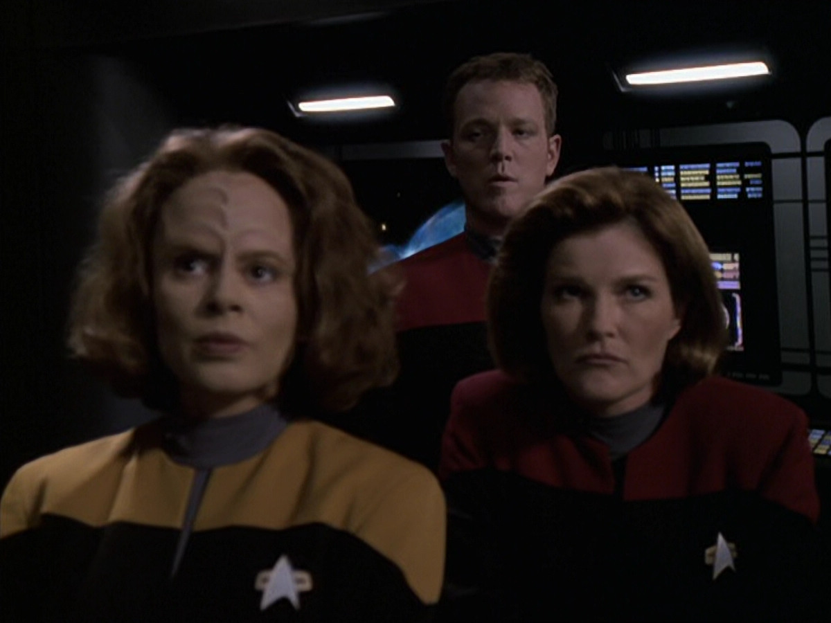 extant_StarTrek_VOY_6x11-FairHaven_00644.jpg