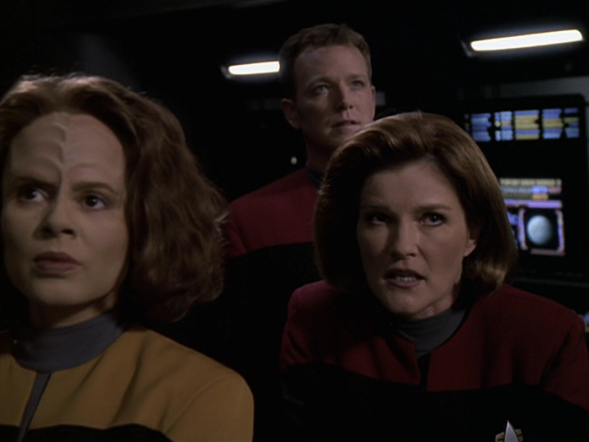 extant_StarTrek_VOY_6x11-FairHaven_00648.jpg