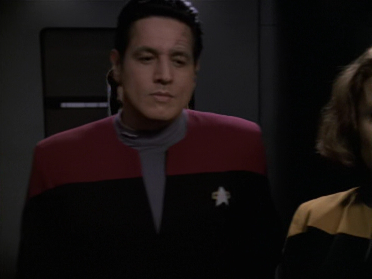 extant_StarTrek_VOY_6x11-FairHaven_00654.jpg