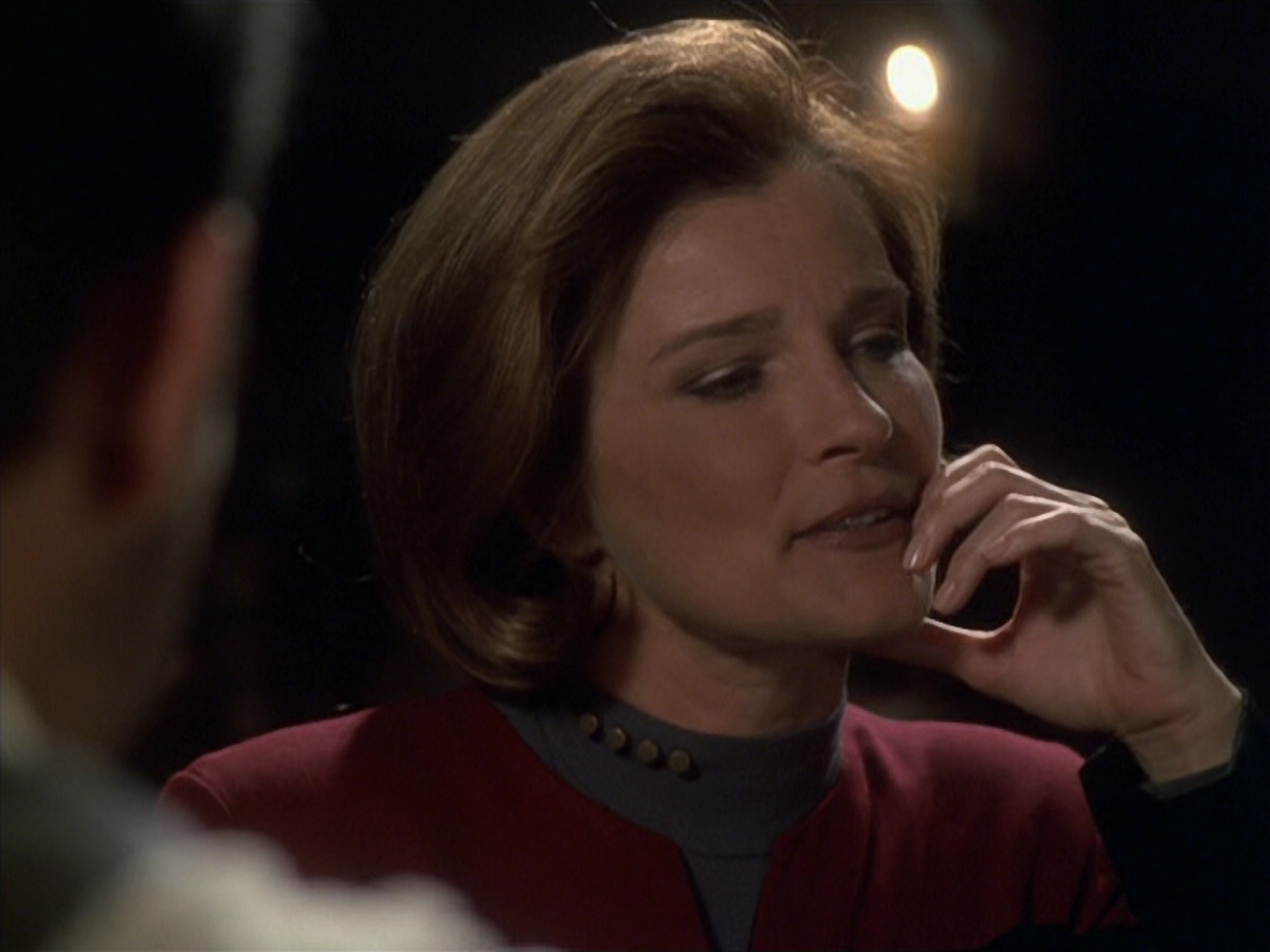 extant_StarTrek_VOY_6x11-FairHaven_00888.jpg