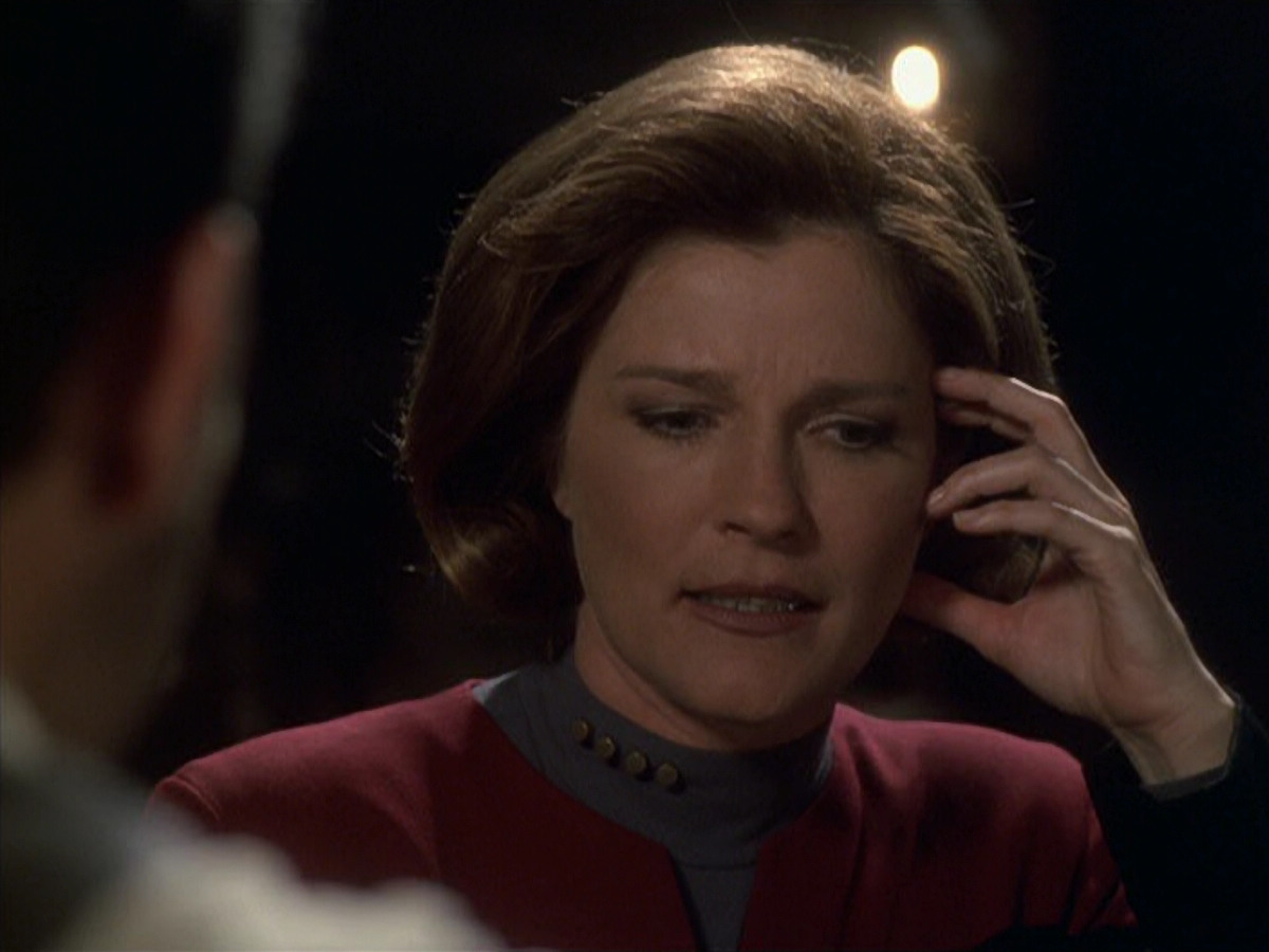 extant_StarTrek_VOY_6x11-FairHaven_00891.jpg