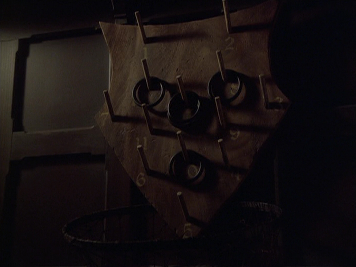 extant_StarTrek_VOY_6x11-FairHaven_00972.jpg