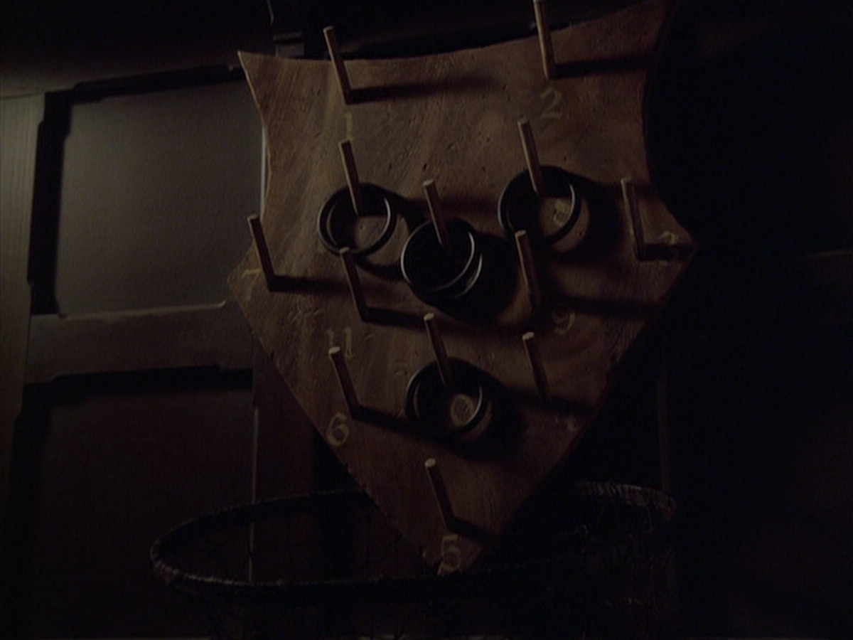 extant_StarTrek_VOY_6x11-FairHaven_01005.jpg