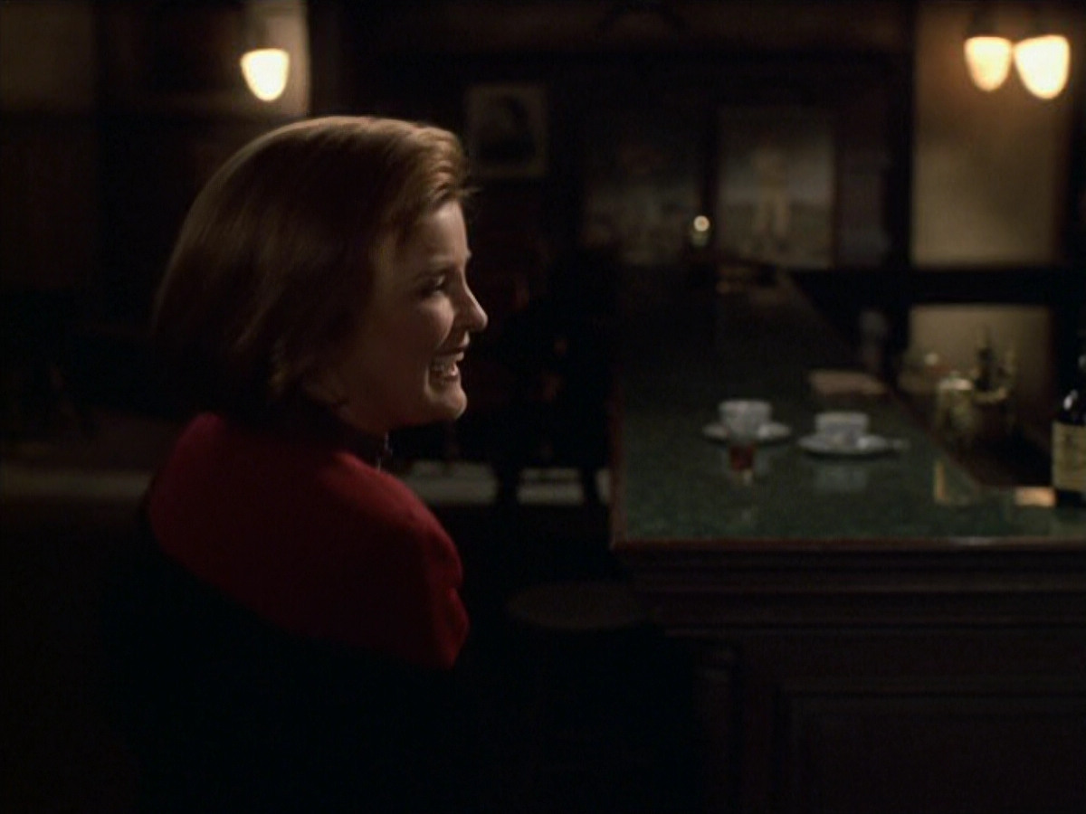 extant_StarTrek_VOY_6x11-FairHaven_01007.jpg