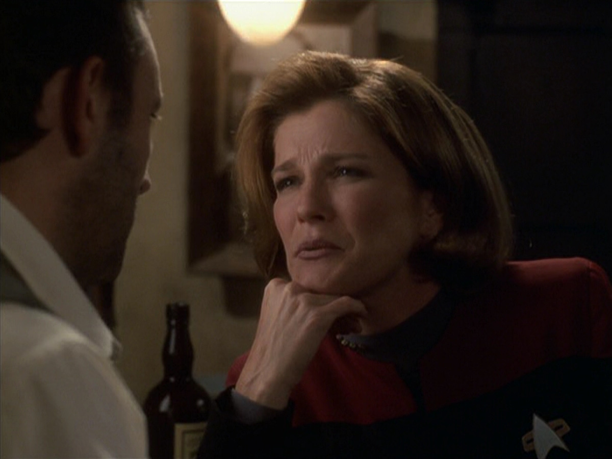 extant_StarTrek_VOY_6x11-FairHaven_01100.jpg
