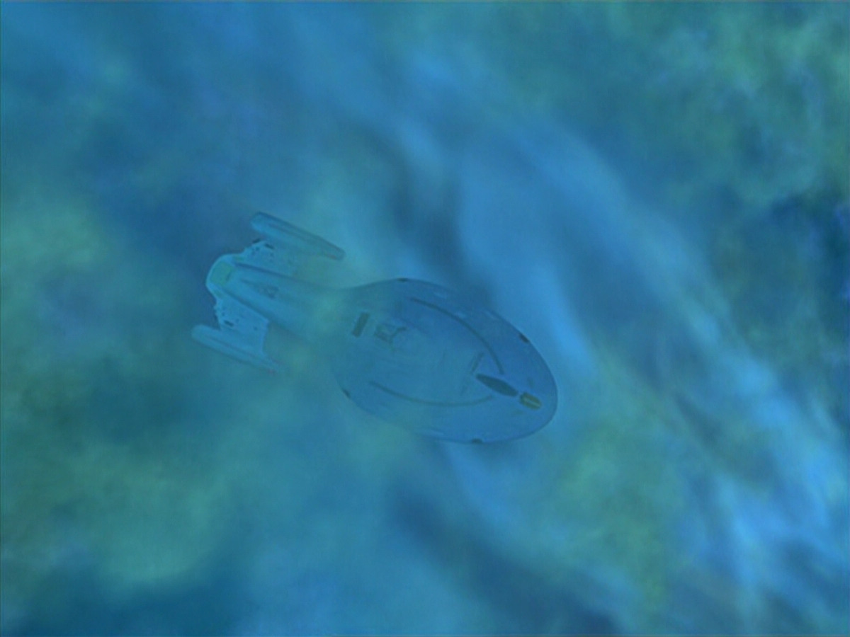 extant_StarTrek_VOY_6x11-FairHaven_01336.jpg