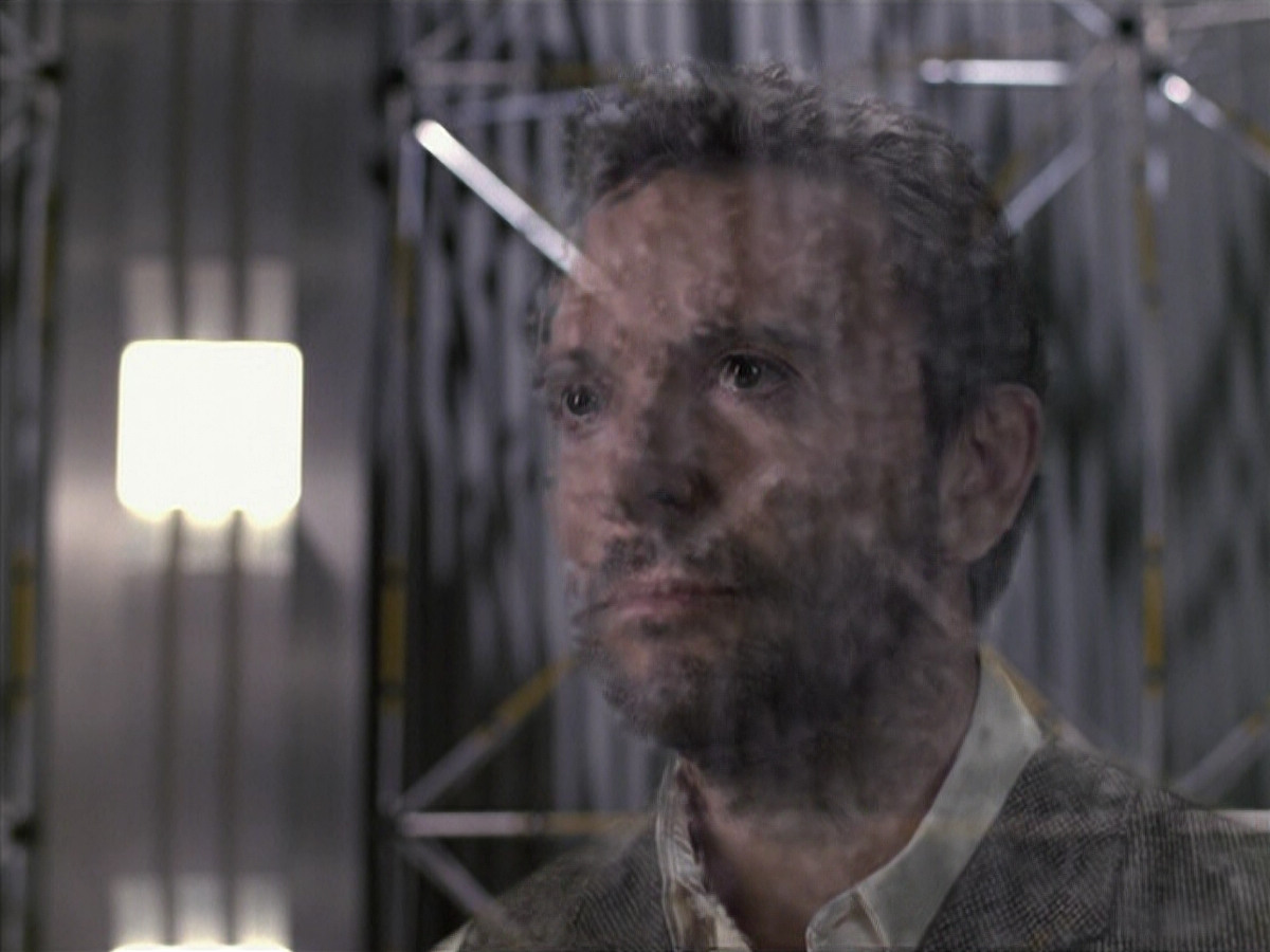 extant_StarTrek_VOY_6x11-FairHaven_01492.jpg