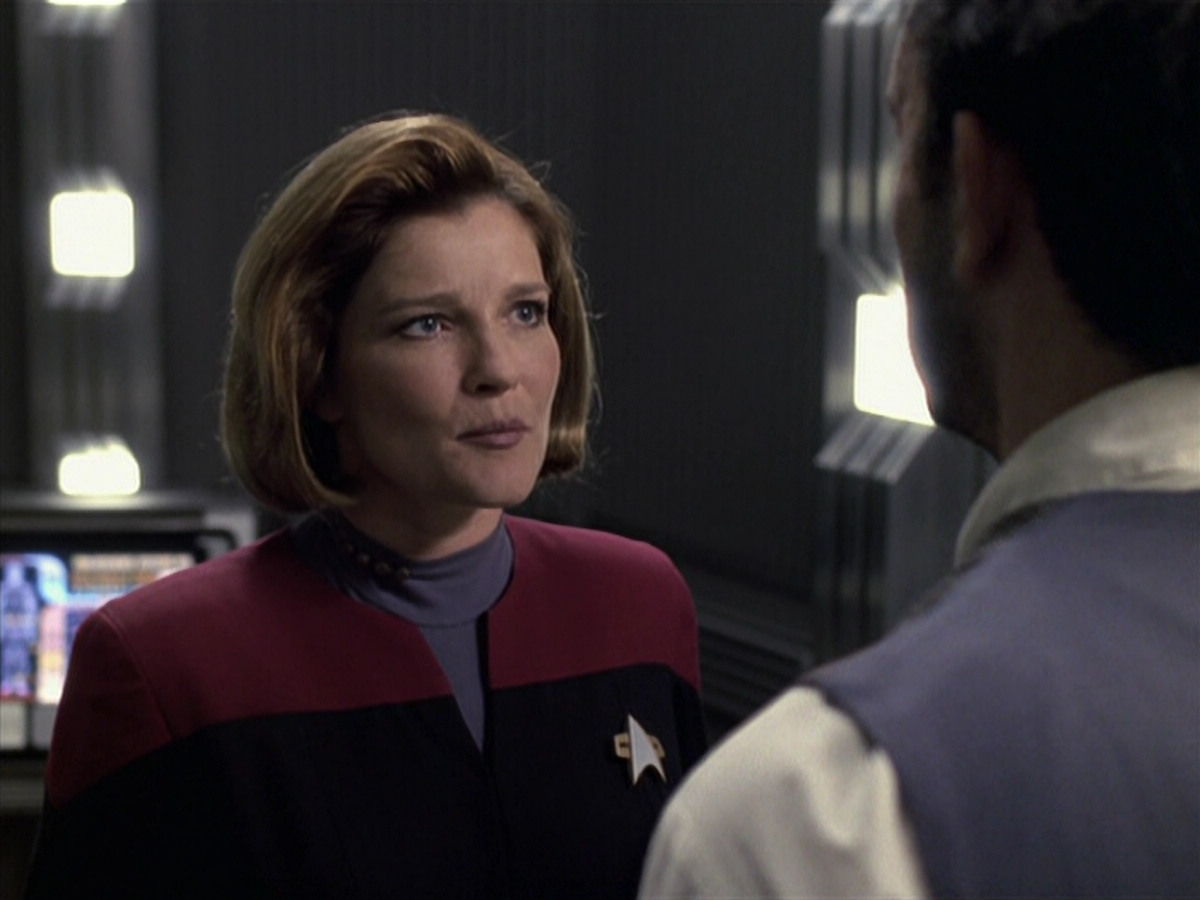 extant_StarTrek_VOY_6x11-FairHaven_01512.jpg