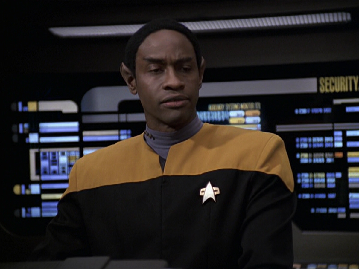 extant_StarTrek_VOY_6x11-FairHaven_02037.jpg