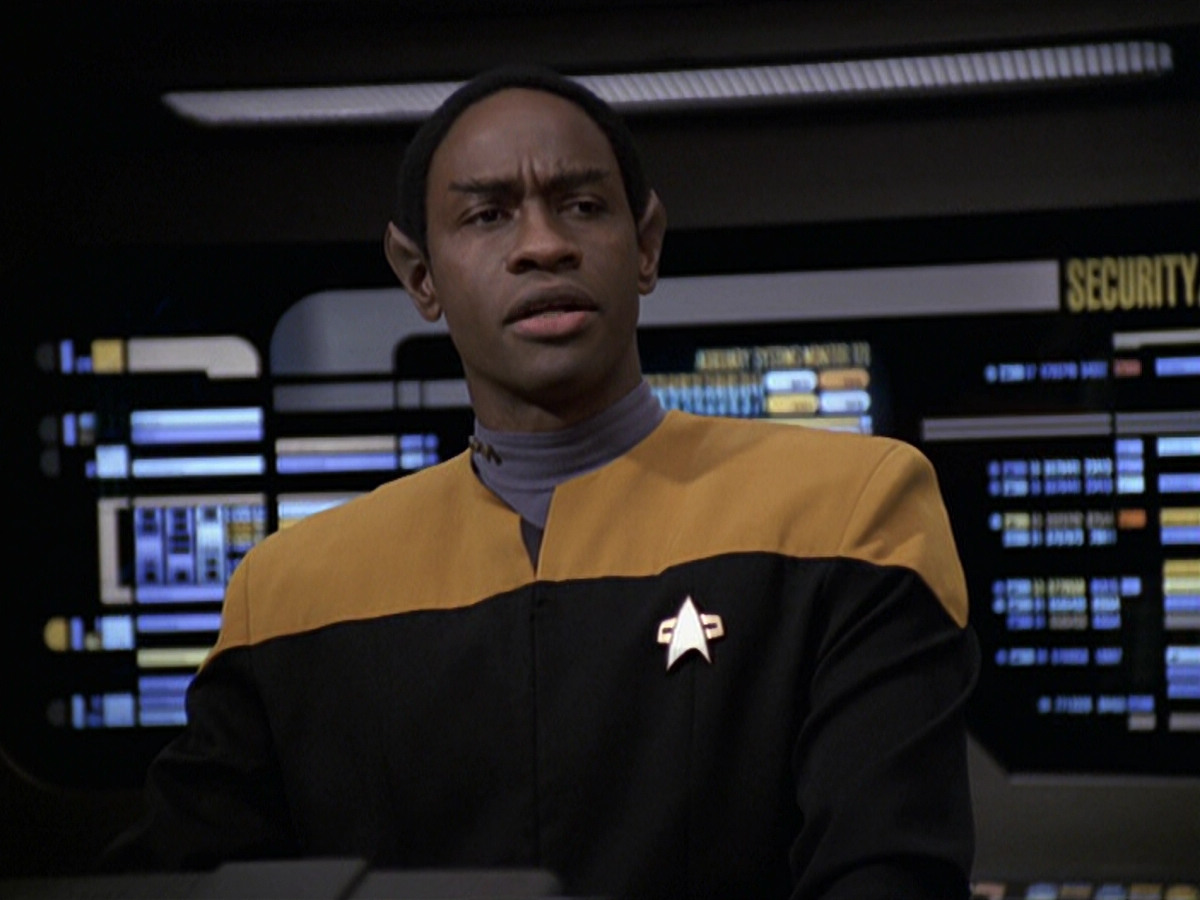 extant_StarTrek_VOY_6x11-FairHaven_02038.jpg