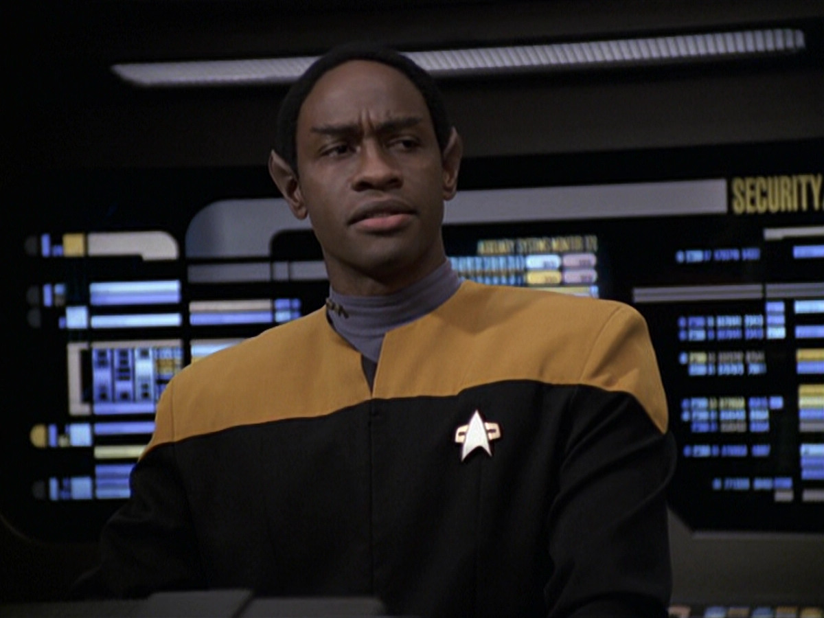 extant_StarTrek_VOY_6x11-FairHaven_02039.jpg