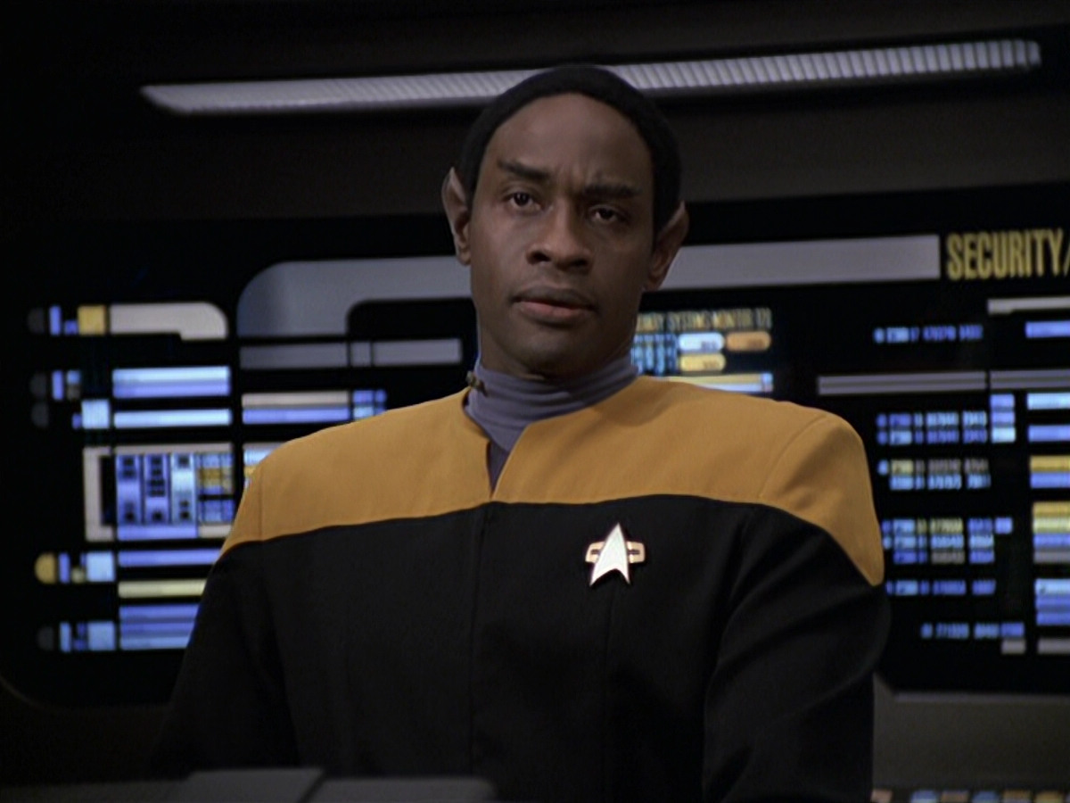 extant_StarTrek_VOY_6x11-FairHaven_02048.jpg