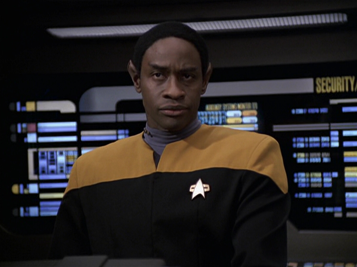 extant_StarTrek_VOY_6x11-FairHaven_02049.jpg