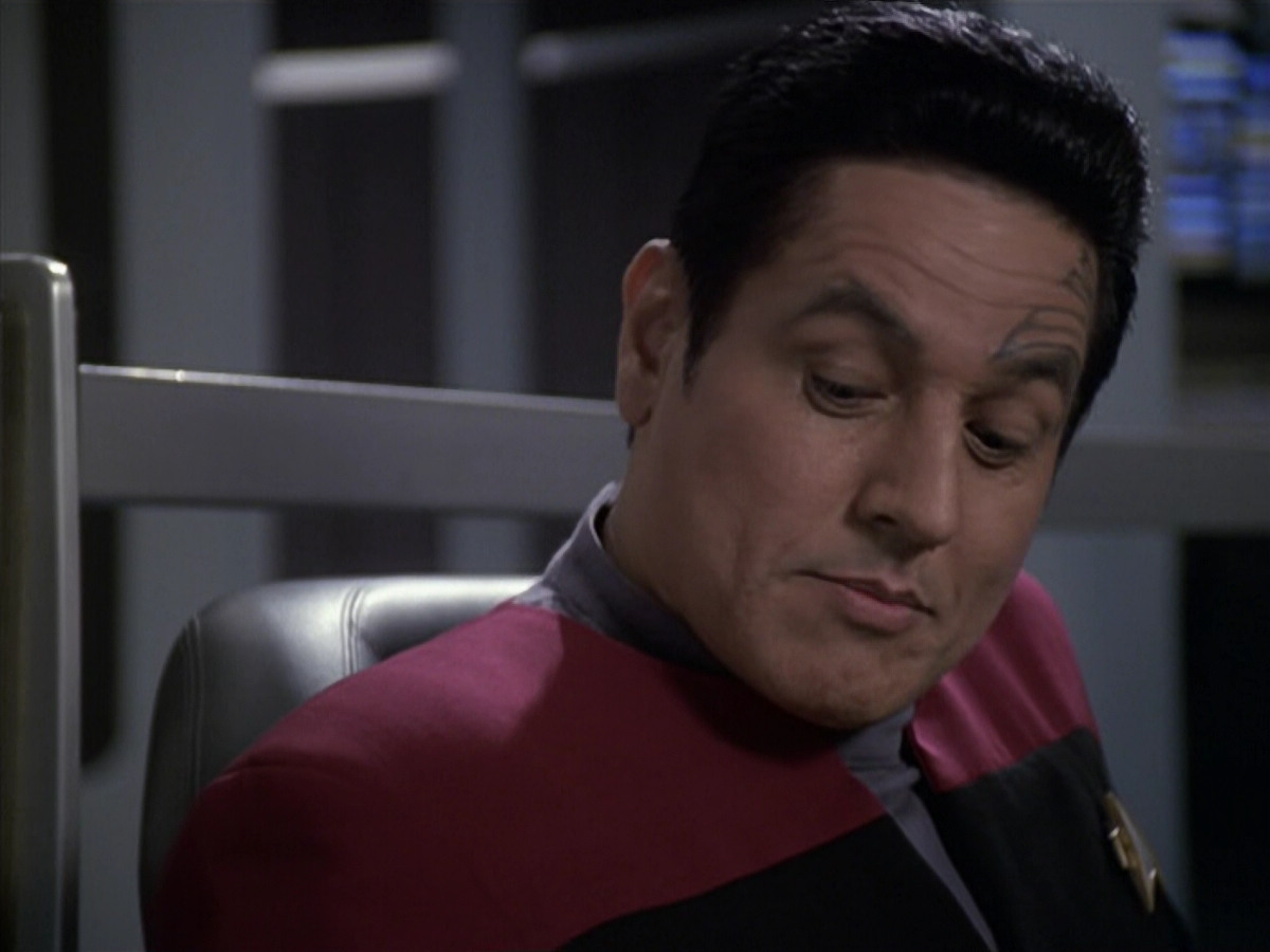 extant_StarTrek_VOY_6x11-FairHaven_02092.jpg