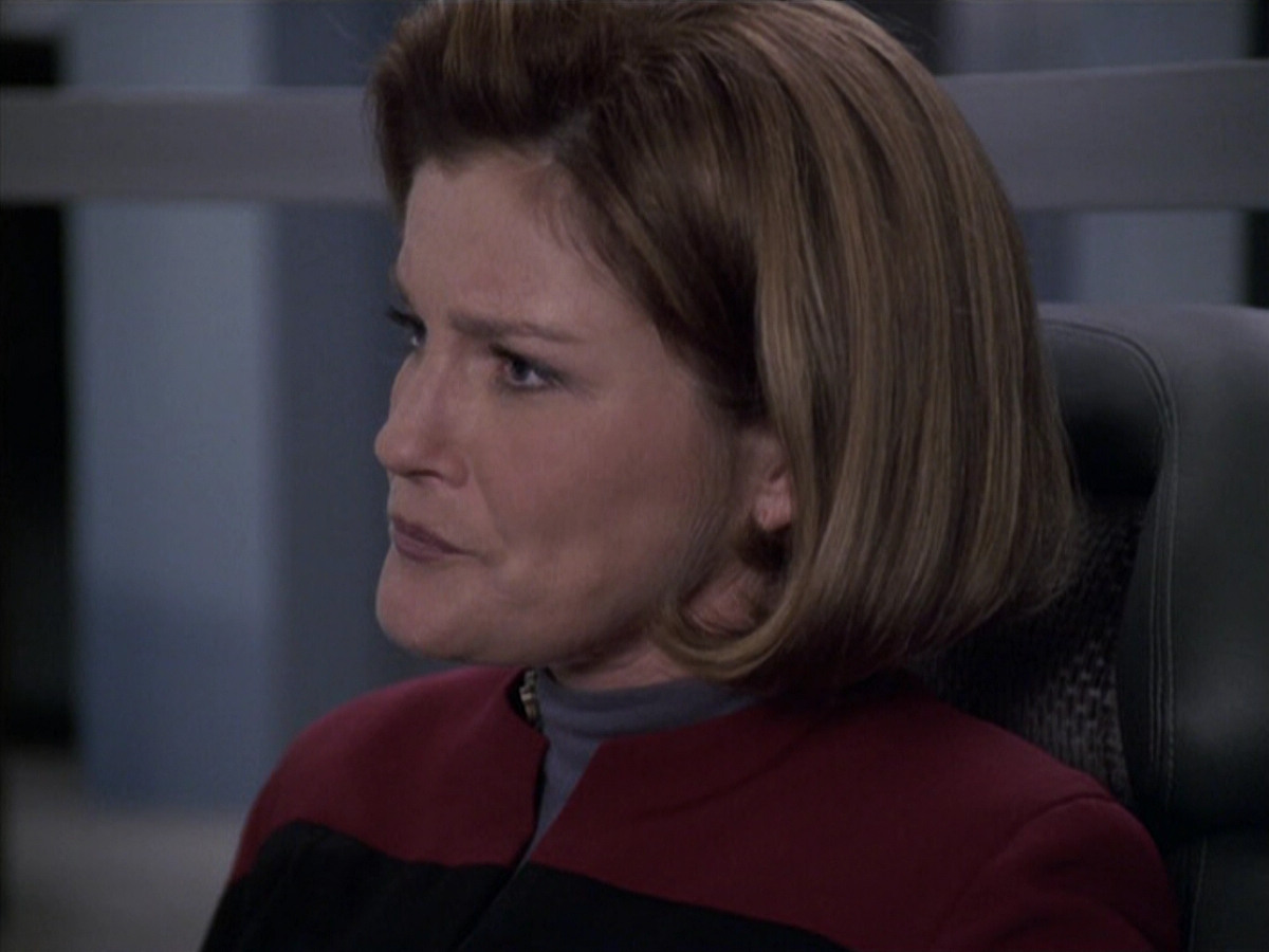 extant_StarTrek_VOY_6x11-FairHaven_02112.jpg