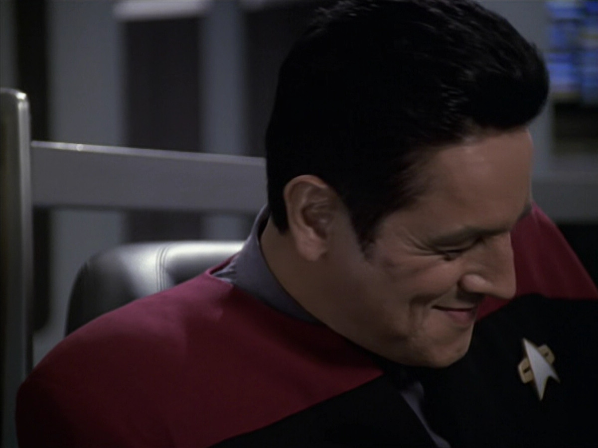 extant_StarTrek_VOY_6x11-FairHaven_02113.jpg