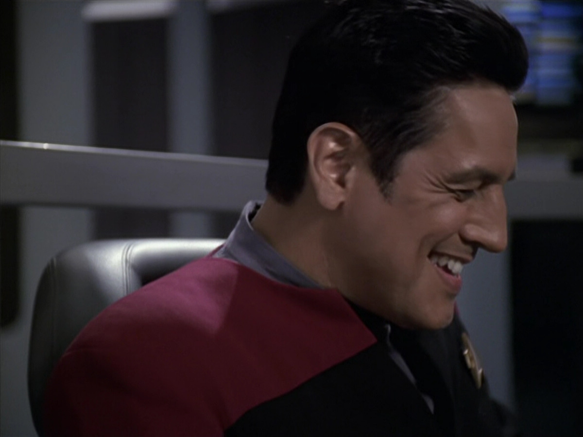 extant_StarTrek_VOY_6x11-FairHaven_02114.jpg