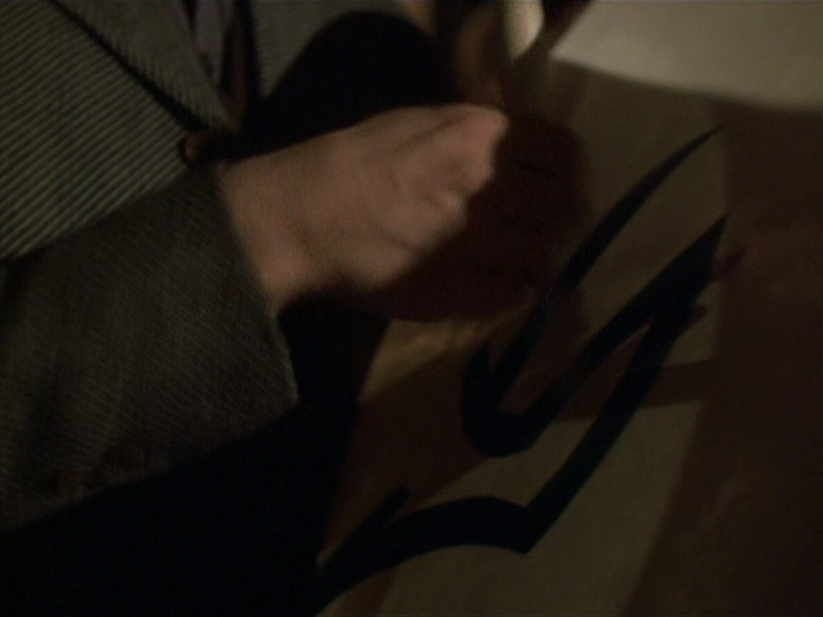 extant_StarTrek_VOY_6x11-FairHaven_02170.jpg