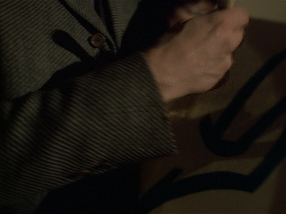 extant_StarTrek_VOY_6x11-FairHaven_02172.jpg