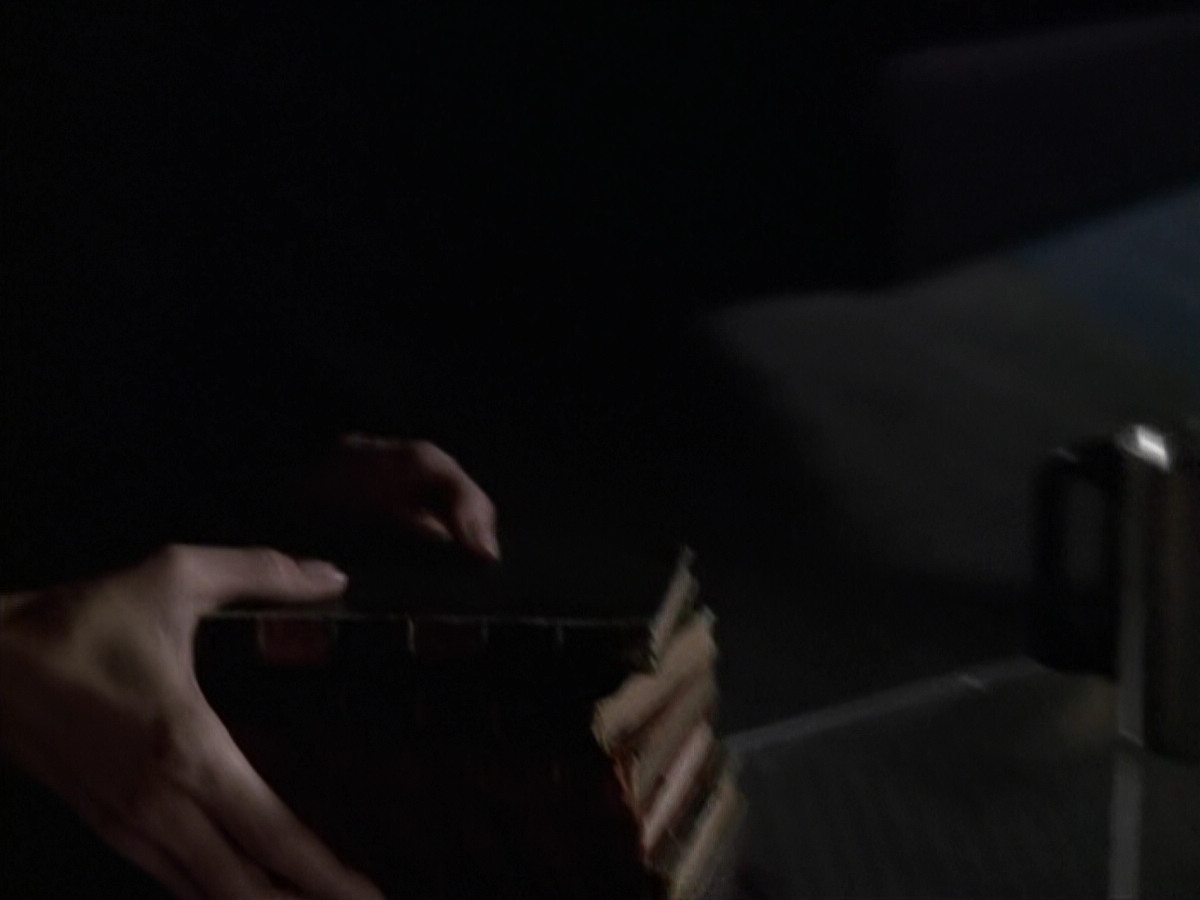 extant_StarTrek_VOY_6x11-FairHaven_02309.jpg