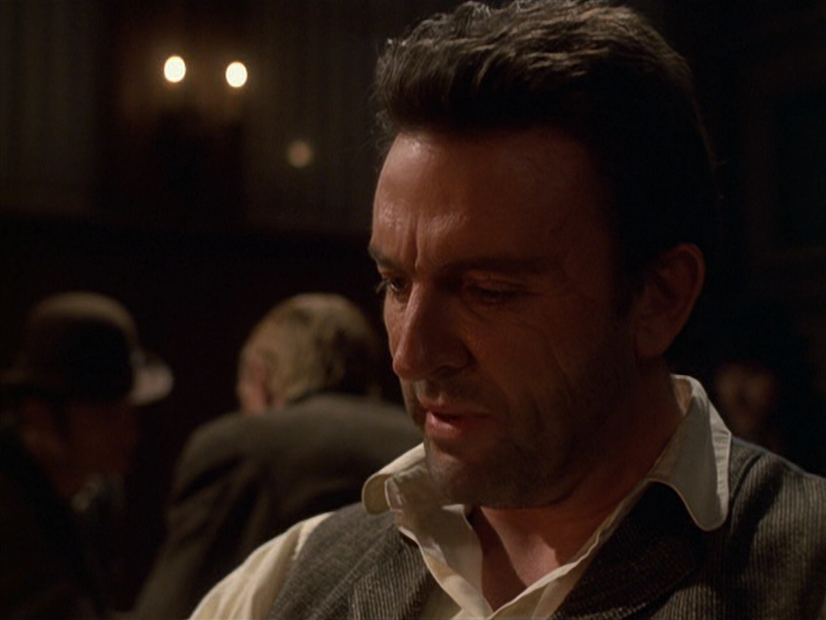 extant_StarTrek_VOY_6x11-FairHaven_02525.jpg