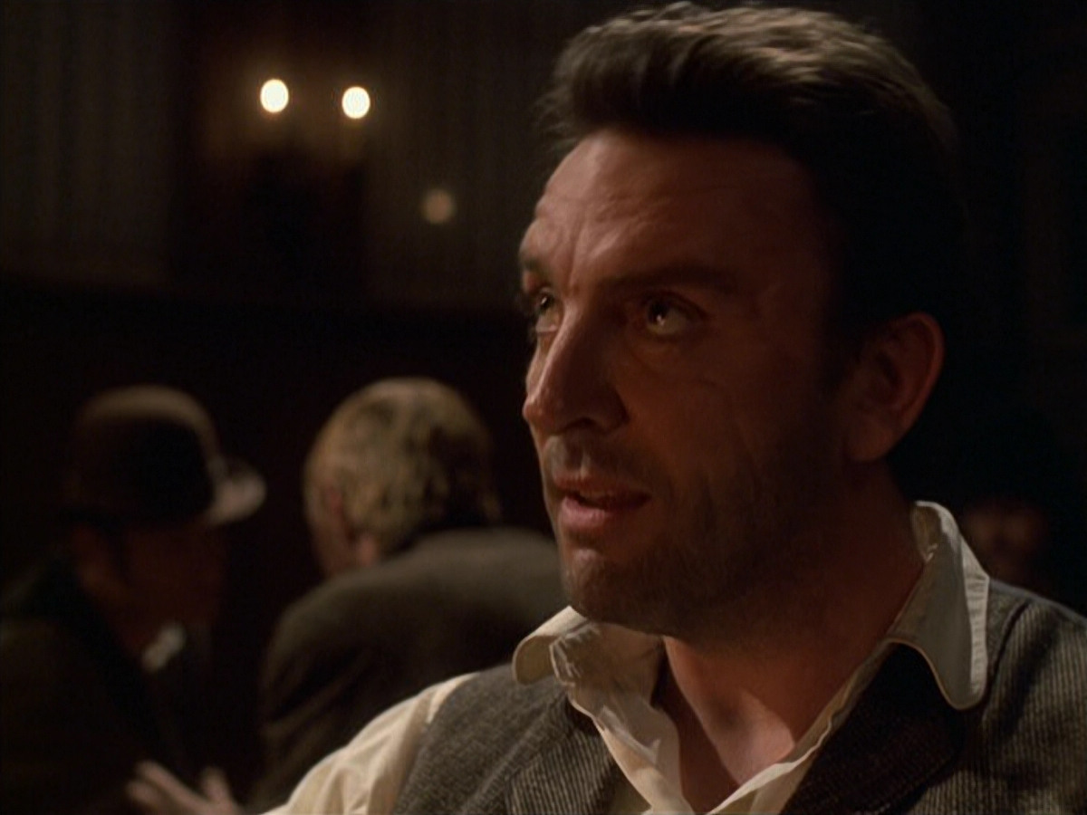 extant_StarTrek_VOY_6x11-FairHaven_02532.jpg