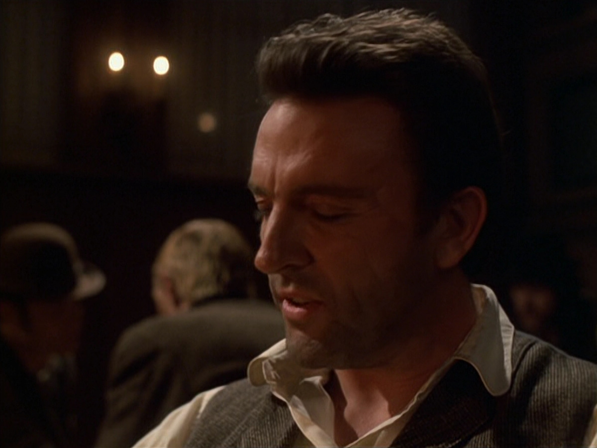 extant_StarTrek_VOY_6x11-FairHaven_02551.jpg