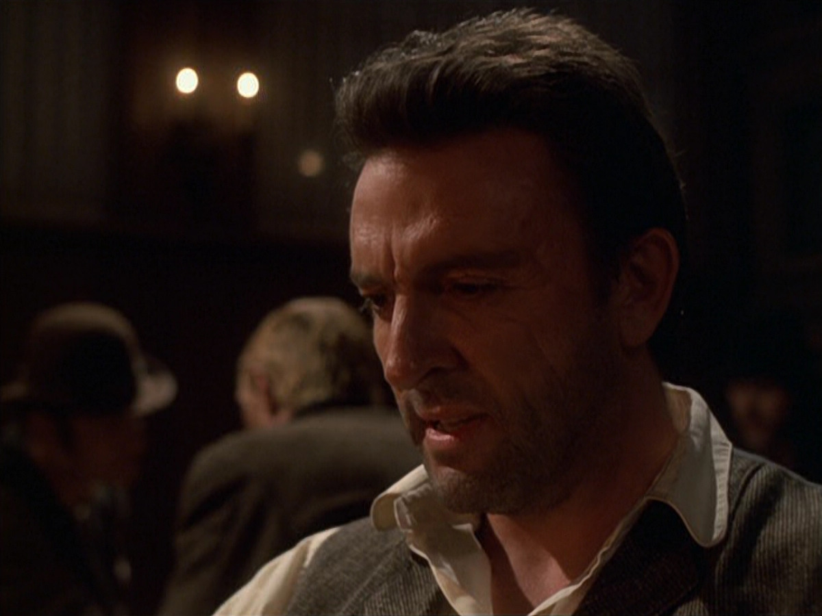 extant_StarTrek_VOY_6x11-FairHaven_02561.jpg
