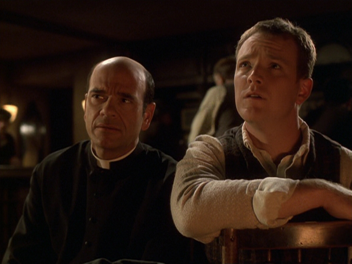 extant_StarTrek_VOY_6x11-FairHaven_02567.jpg