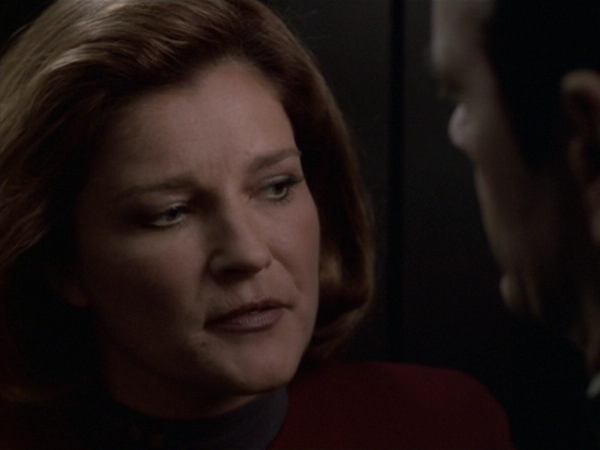 extant_StarTrek_VOY_6x11-FairHaven_02901.jpg