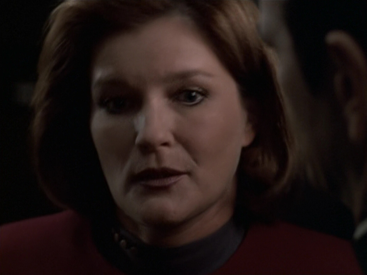 extant_StarTrek_VOY_6x11-FairHaven_02937.jpg