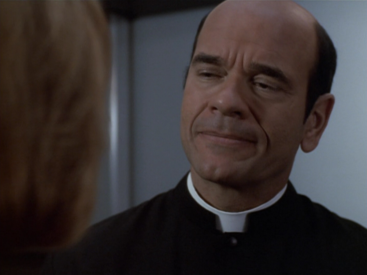 extant_StarTrek_VOY_6x11-FairHaven_03000.jpg