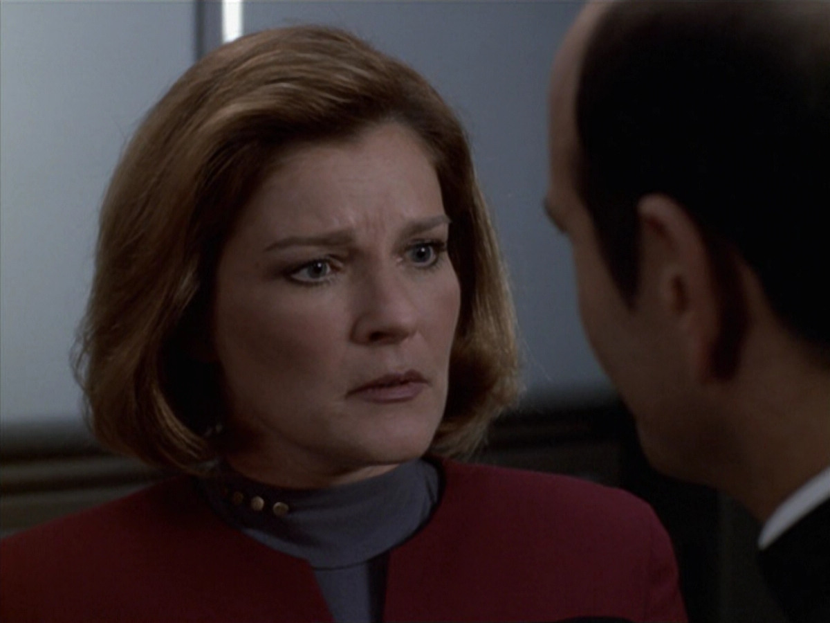 extant_StarTrek_VOY_6x11-FairHaven_03006.jpg